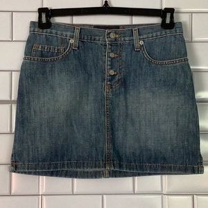 Roxy 3 button down mini blue denim skirt size 5 slits on sides